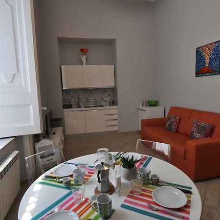 La Casa Di Abbi Apartment เนเปิลส์ ภายนอก รูปภาพ