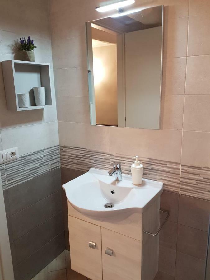 La Casa Di Abbi Apartment เนเปิลส์ ภายนอก รูปภาพ