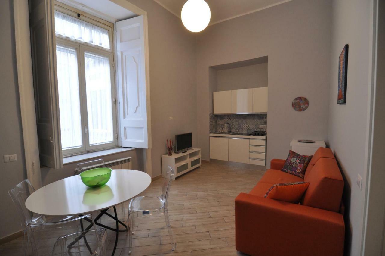 La Casa Di Abbi Apartment เนเปิลส์ ภายนอก รูปภาพ