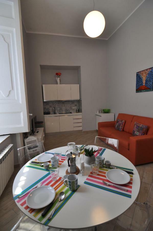 La Casa Di Abbi Apartment เนเปิลส์ ภายนอก รูปภาพ